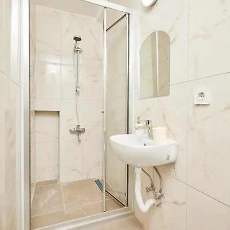 Stunning 3br 3bathroom 3ac Near Metro D2