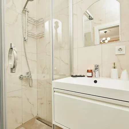 Stunning 3br 3bathroom 3ac Near Metro D2 アパート イスタンブール