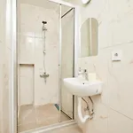 Stunning 3br 3bathroom 3ac Near Metro D2
