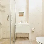 Stunning 3br 3bathroom 3ac Near Metro D2 *