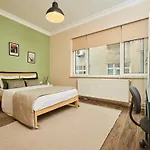 Stunning 3br 3bathroom 3ac Near Metro D2 이스탄불