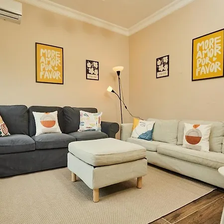 Stunning 3br 3bathroom 3ac Near Metro D2 イスタンブール