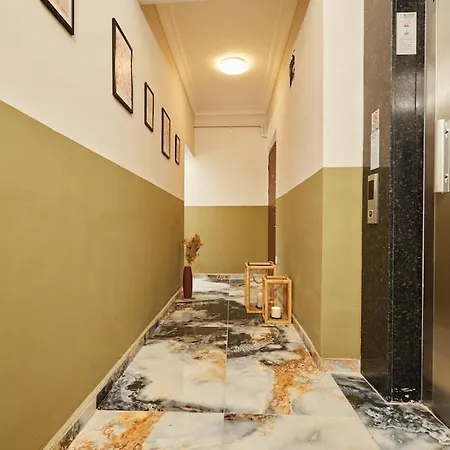 Stunning 3br 3bathroom 3ac Near Metro D2 イスタンブール
